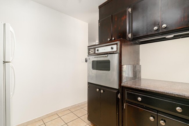 Building Photo - 2345 Paloma Ct