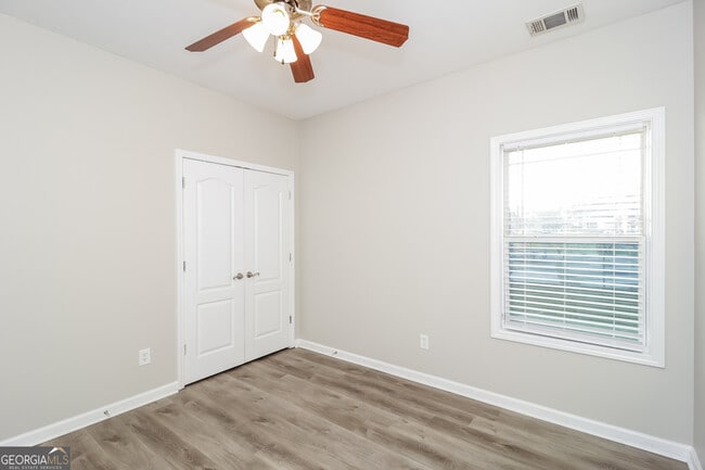 Building Photo - 203 Arbor Dr