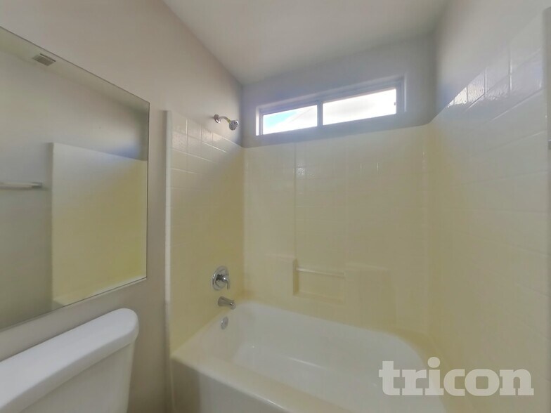 Building Photo - 6232 Diazo St