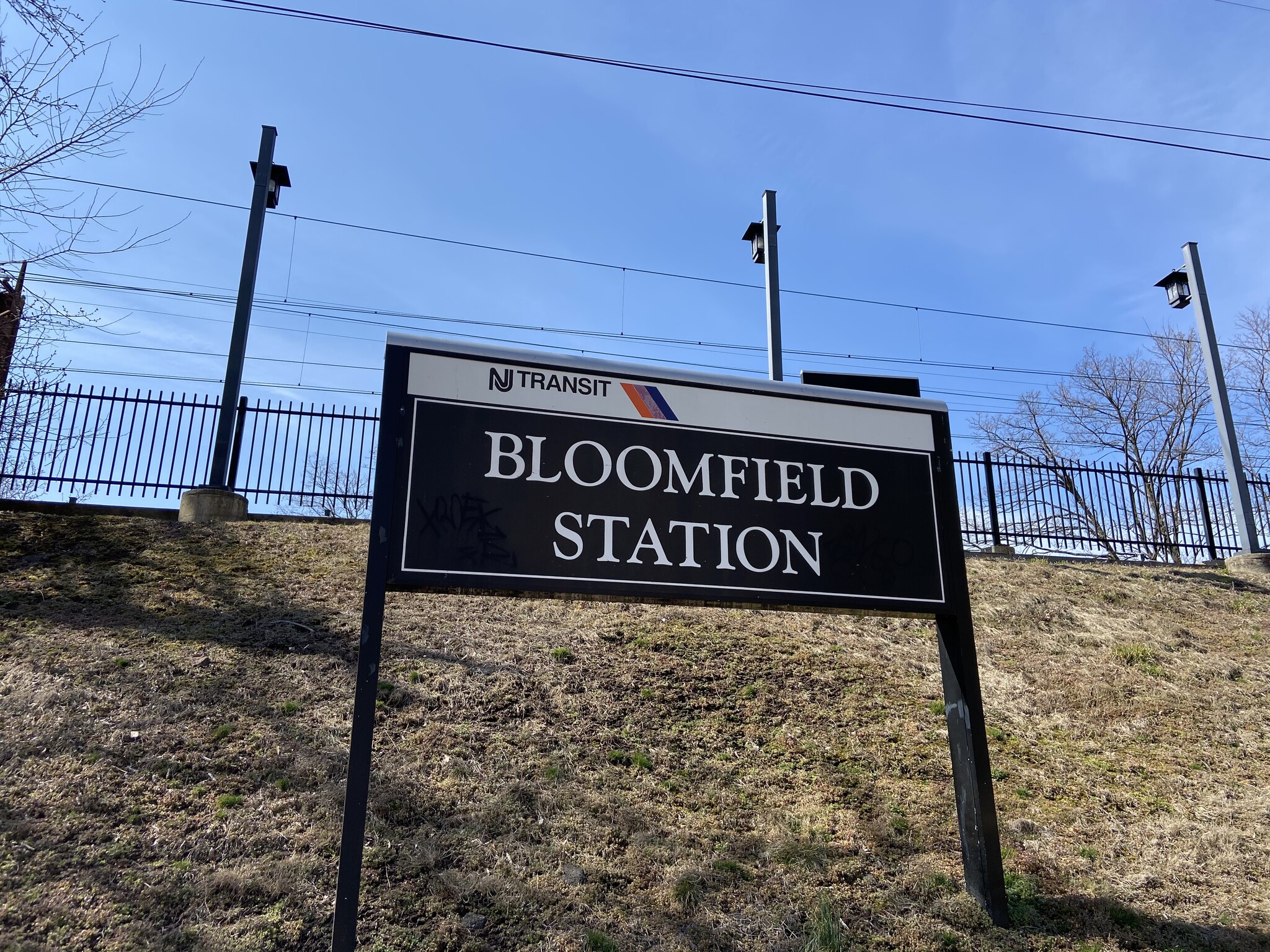 Bloomfield Station - 4 minute walk - 176 Glenwood Ave