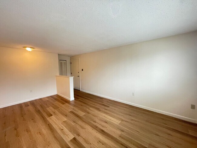 Building Photo - 183 Loudon Rd