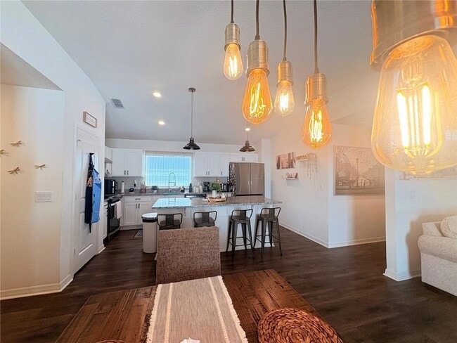 Building Photo - 1084 Papaya Cir.