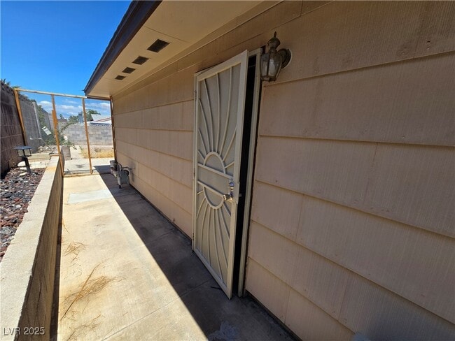 Building Photo - 7016 Hurricane Way