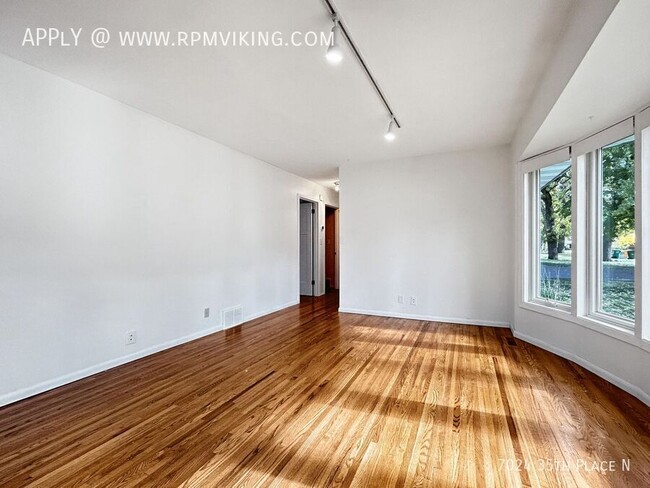 Building Photo - 3br 2ba 2cg ~ Security Deposit Free Altern...