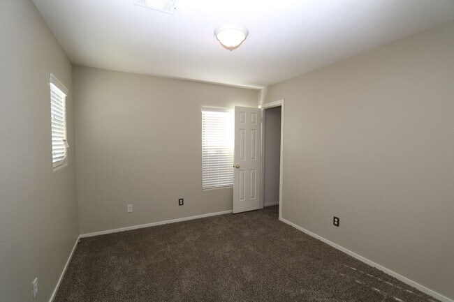 Building Photo - Beautiful 2 Story 3 Bedroom Home located in the Southwest