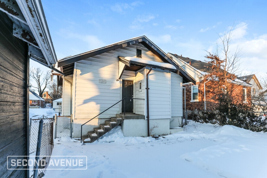 Building Photo - 4055 Palos St