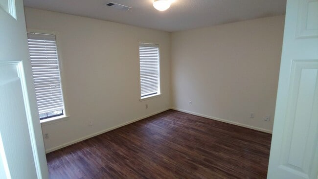 Building Photo - 705 Reston Dr