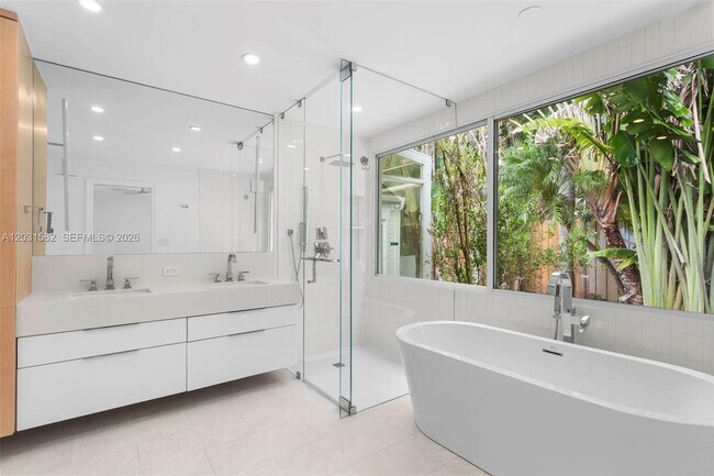Building Photo - 3945 Loquat Ave