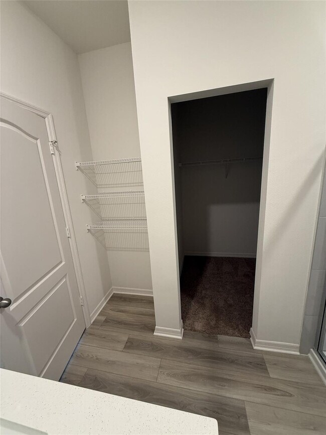 Building Photo - 8715 98th Ct