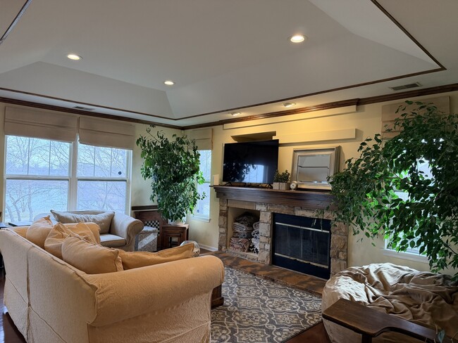 Building Photo - 1804 Crenshaw Cir