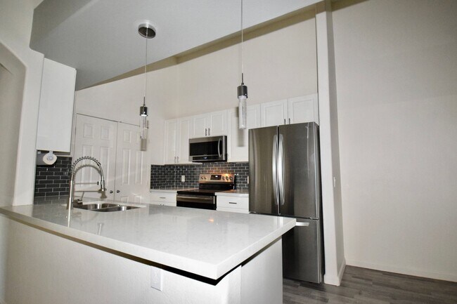 Building Photo - Great 2 bedroom 2 bathroom Mesa Condo
