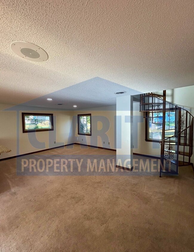 Building Photo - Charming two story home with garage and la...