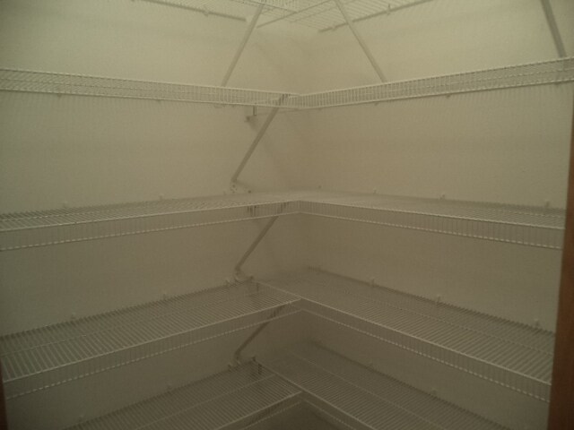 Building Photo - 561 Yosemite Ave