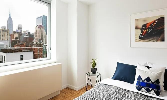 Building Photo - 455 W 37th St