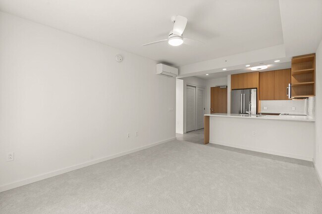 Building Photo - Brand New Condo/Sky Ala Moana/1BR, 1BA, 1P...