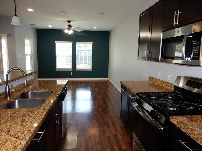 Building Photo - 17115 Wilthorne Gardens Ct