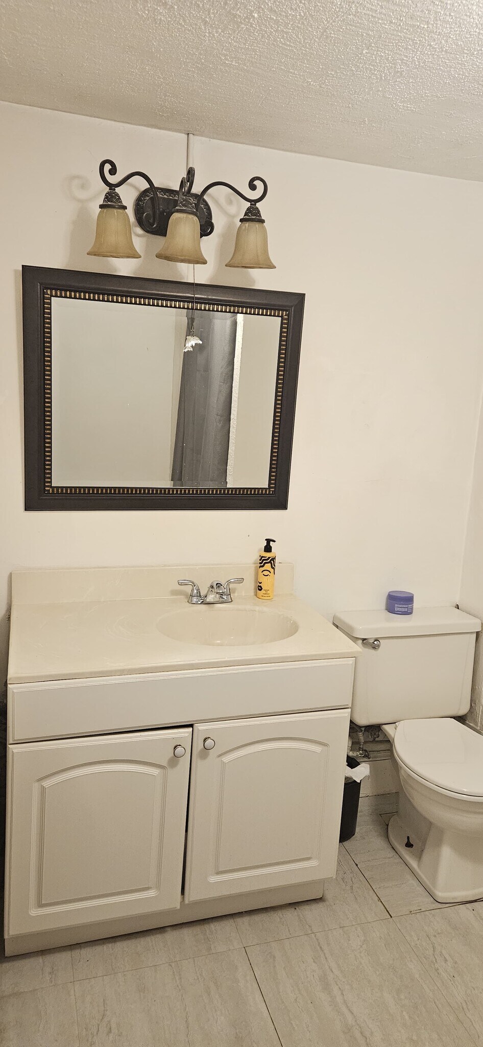 Building Photo - 10 Springdale St