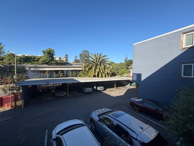 Building Photo - 3232 14th Ave