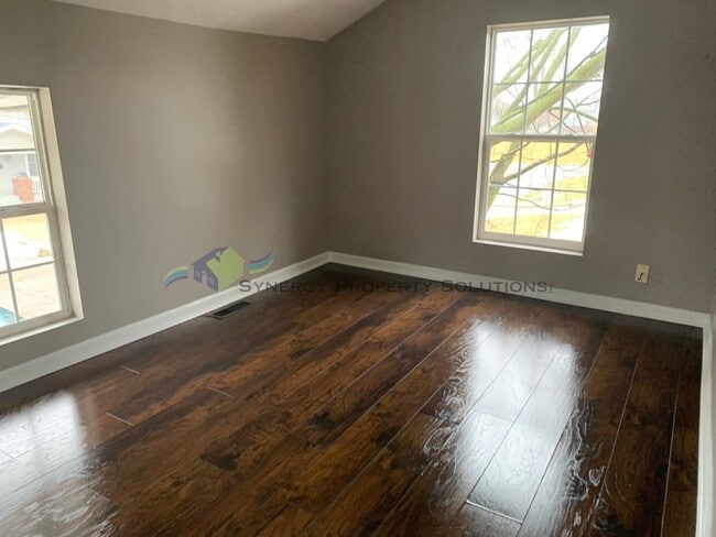 Building Photo - Madison Rental