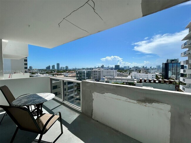 Building Photo - 100 Lincoln Rd