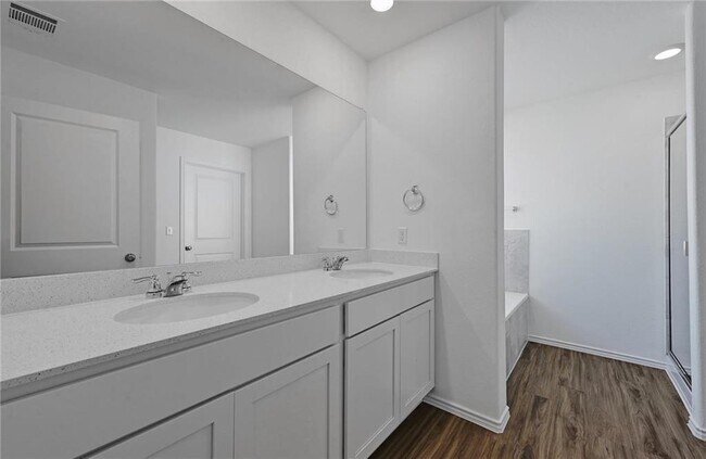 Building Photo - 10725 Steinbeck Dr