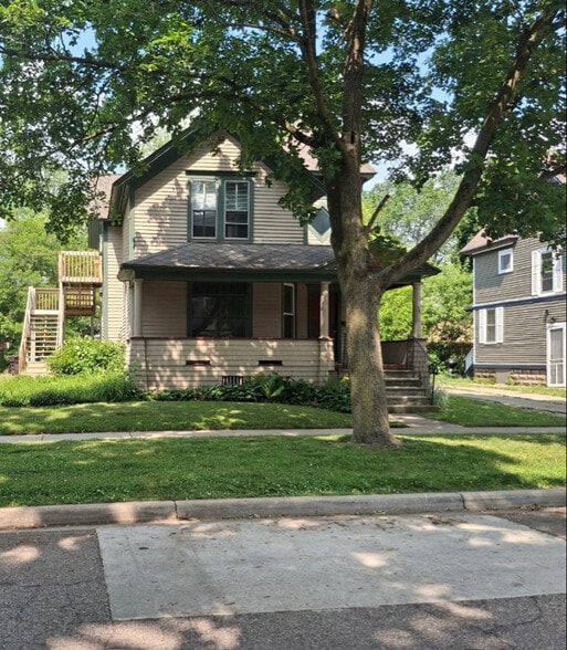 Primary Photo - 516 Oak St