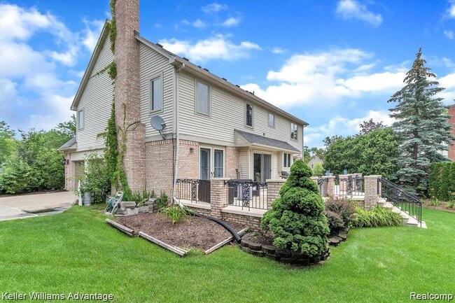 Building Photo - 9049 Cobblestone Cir