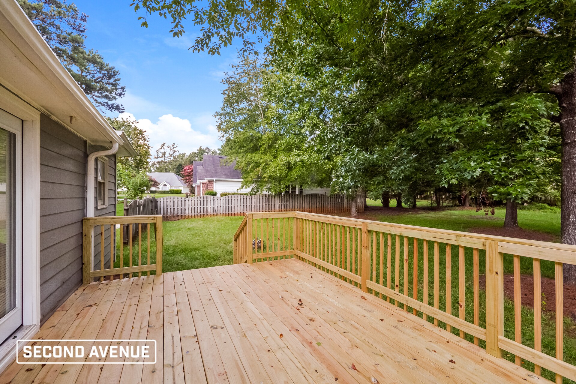 Building Photo - 4830 Thornwood Dr