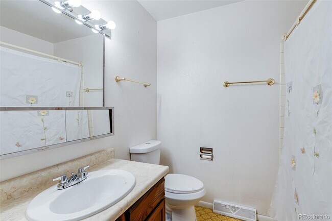 Building Photo - 2573 S Rifle St