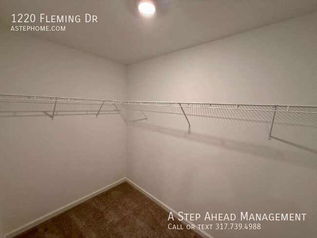 Building Photo - 1220 Fleming Dr