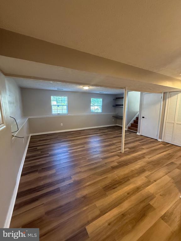Building Photo - 805 London Ct