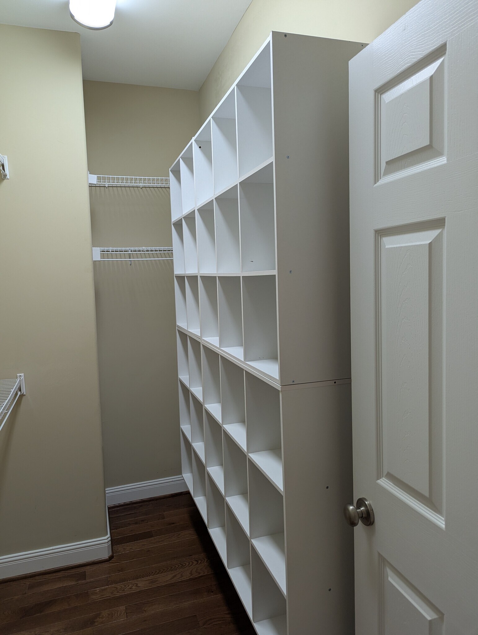 Building Photo - 160 Saint James Pl