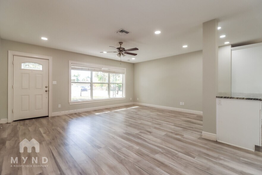 Building Photo - 1560 Palmetto St