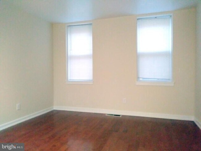 Building Photo - 1122 Rodman St