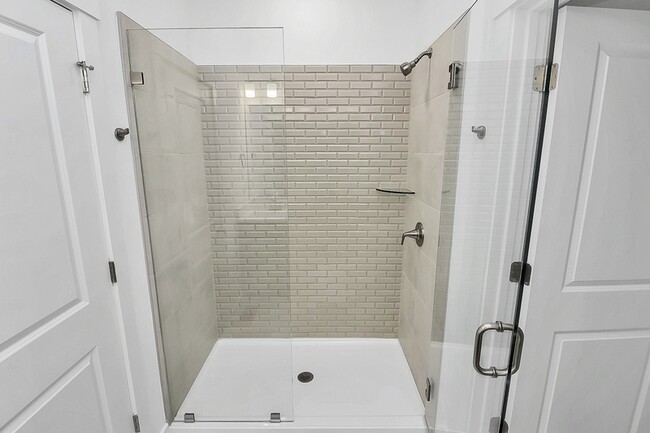 Building Photo - 7009 Westrow Ave