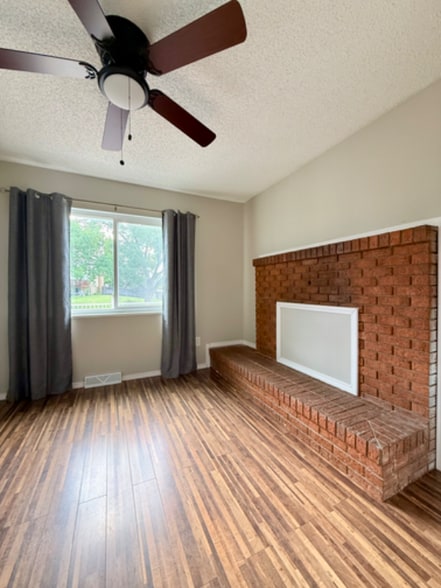 Building Photo - 1601 27th Ave