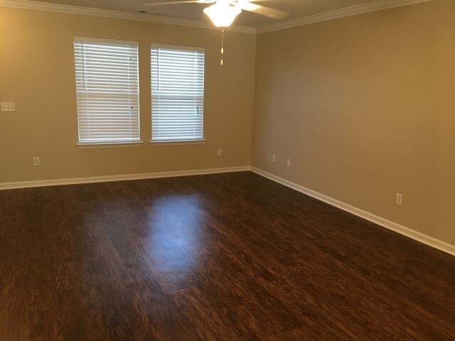 Building Photo - 5 Miller Pond Rd