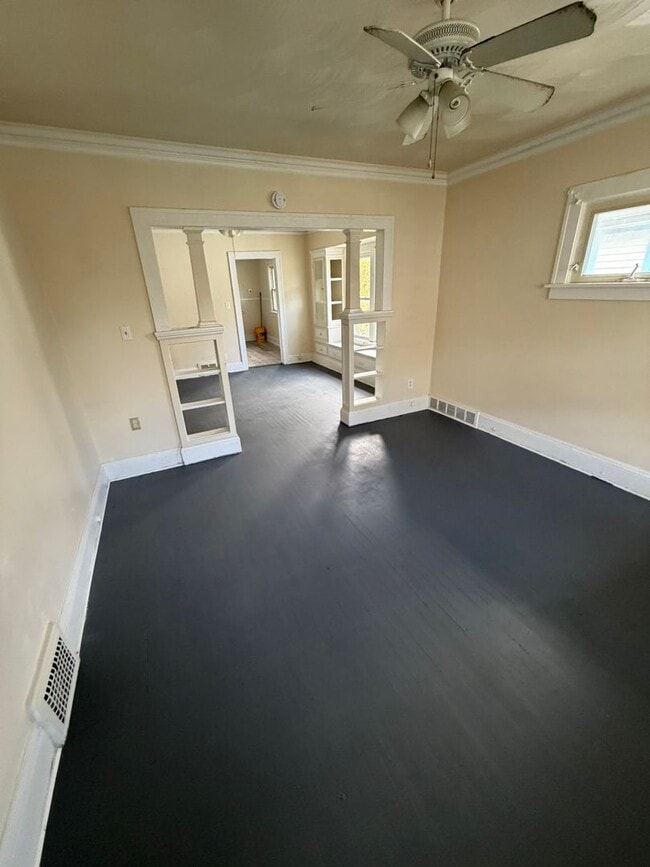 Building Photo - 12706 Parkhill Ave