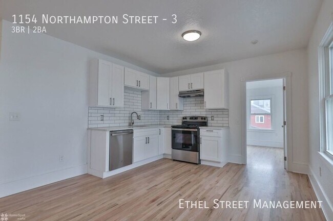 Building Photo - 1154 Northampton St