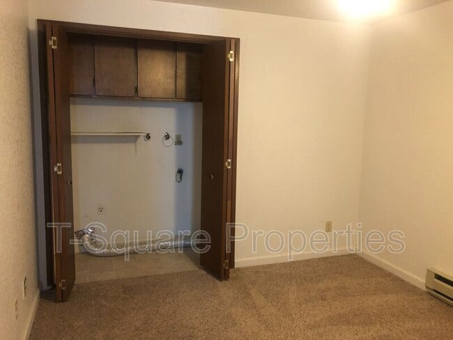 Building Photo - 7125 Rainier Dr