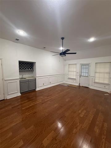 Building Photo - 1009 Village Wood Ct