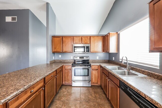 Building Photo - 5404 S 28th Ave