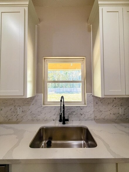 Building Photo - 780 Woodland St