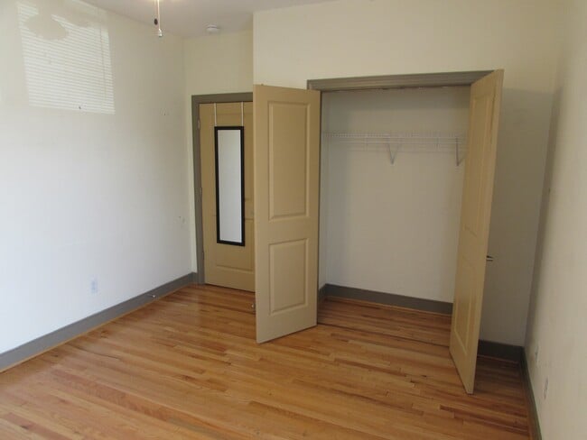 Building Photo - 2628 W Grace St