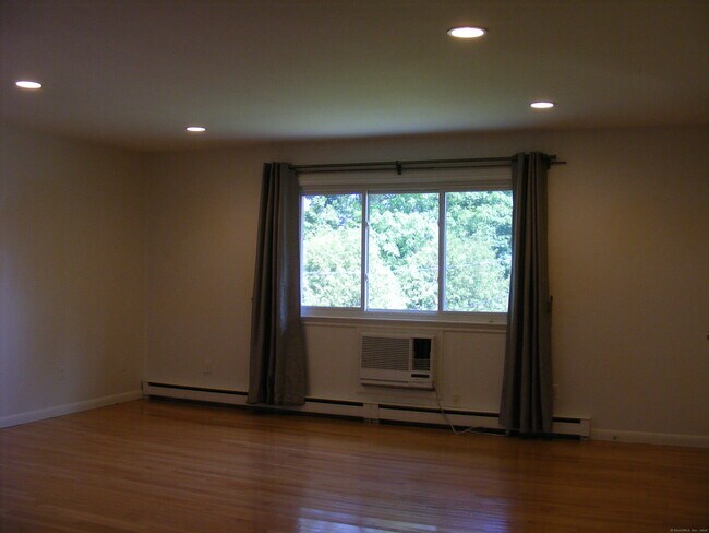 Building Photo - 66 Raymonds Dr