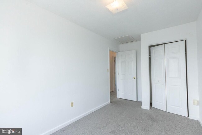 Building Photo - 164 Stadium Cir