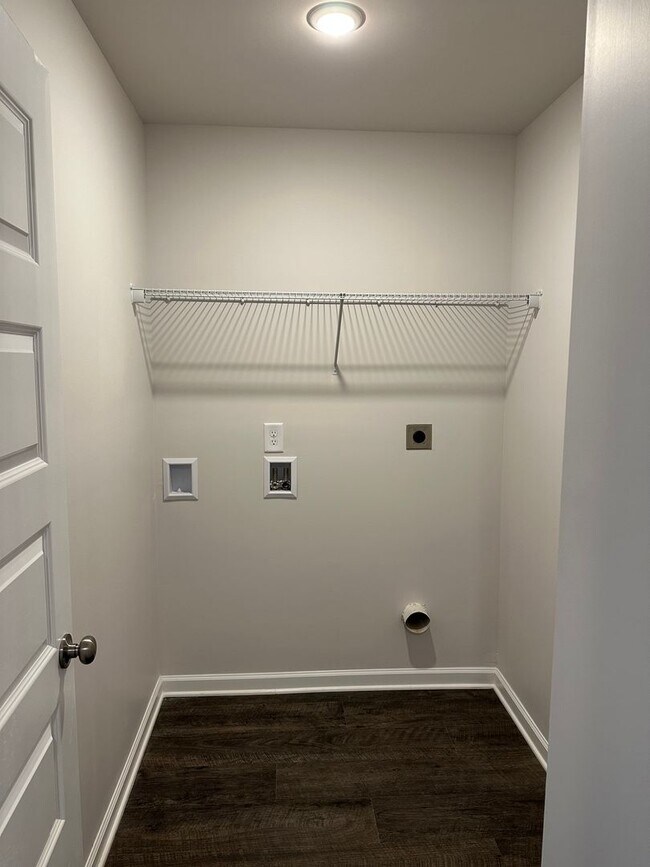 Building Photo - Pre-Leasing Now | Beautiful 4 Bedroom, 2 Bath Home Offering Space & Comfort in Kilpatrick Landing