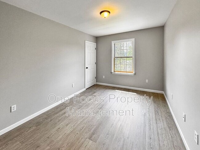 Building Photo - 218 Peach St