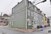 Building Photo - Beautifully Renovated 3 Bedroom with Parking