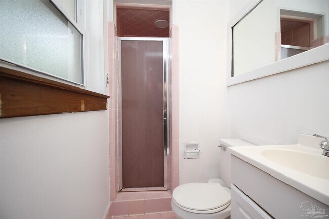 Building Photo - 3875 Arbutus Dr